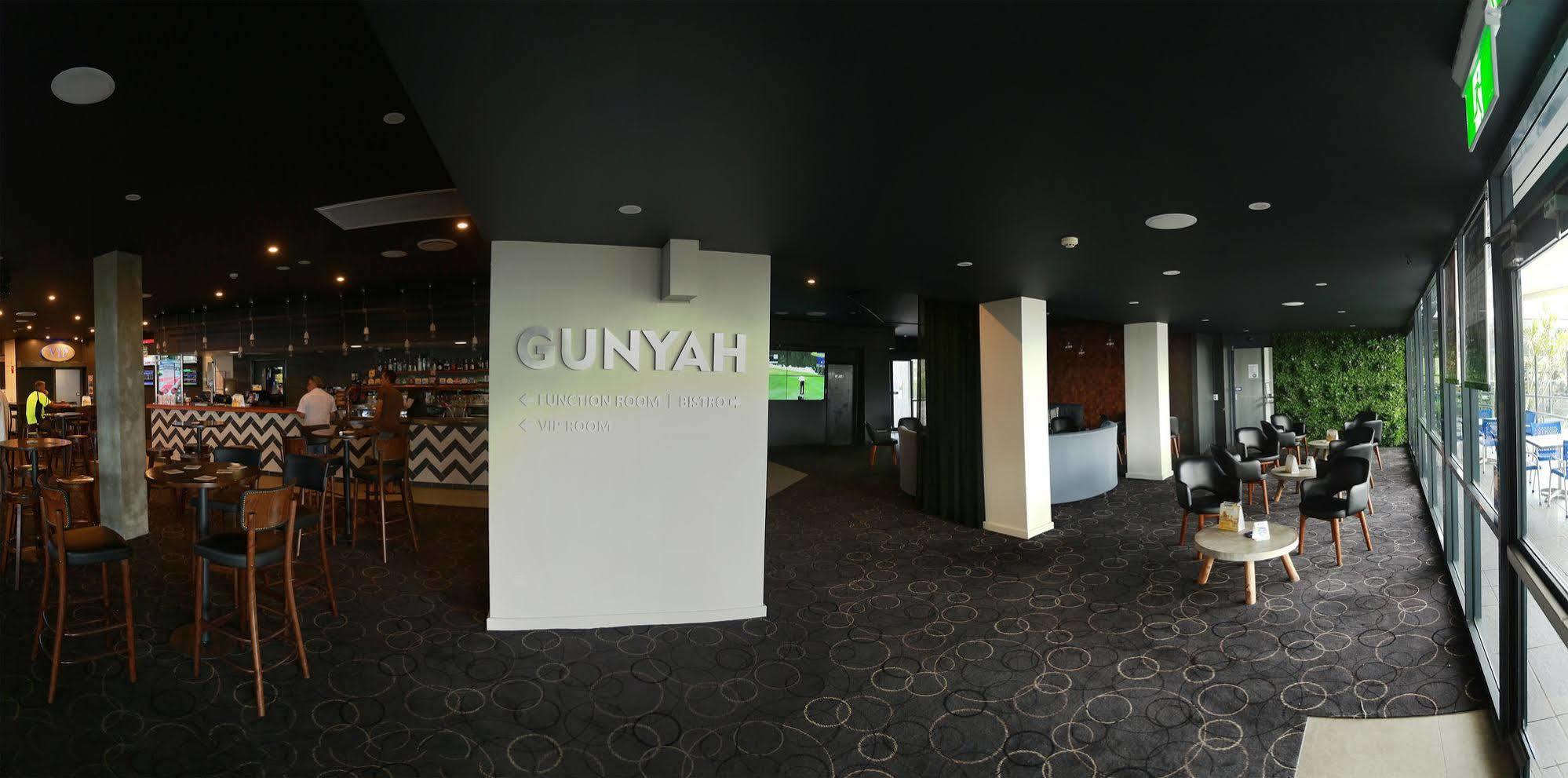Gunyah Hotel Belmont Exterior photo